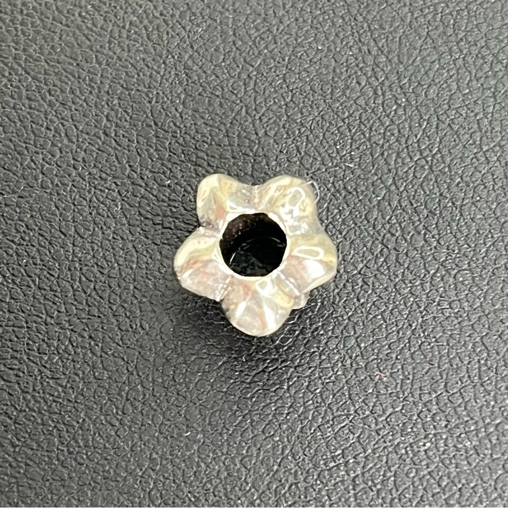Trollbeads Lotus Bead - Picture 6 of 6